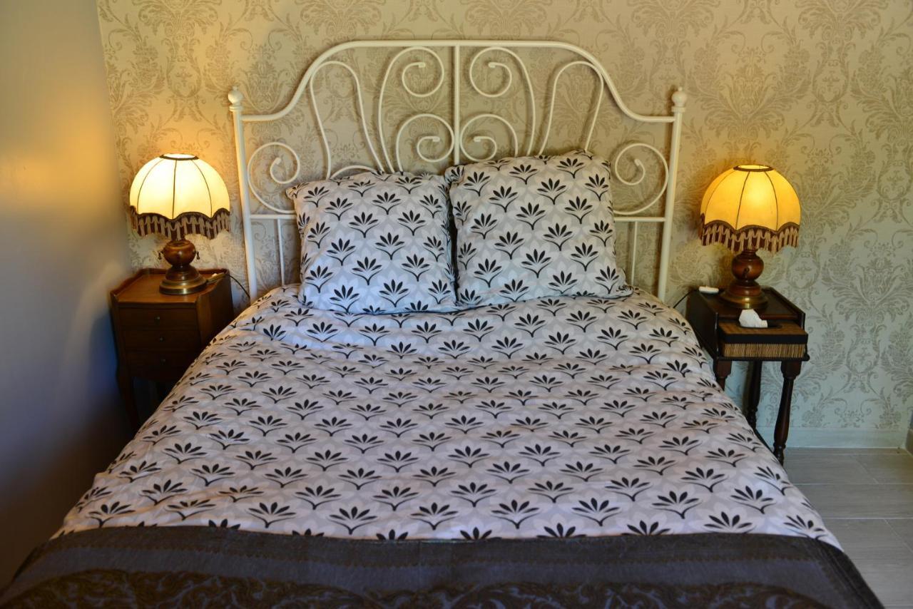 Chez Pique-Fesse Chambre D'Hote Saint-Martin-L'ars Eksteriør bilde